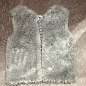 Girls Faux Fur Vest Size 4-5yrs